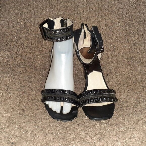 MICHAEL KORS-Gunmetal Studded Ankle Wrap-Back Zip-Black Leather-Sz 7-Excellent - Picture 3 of 8